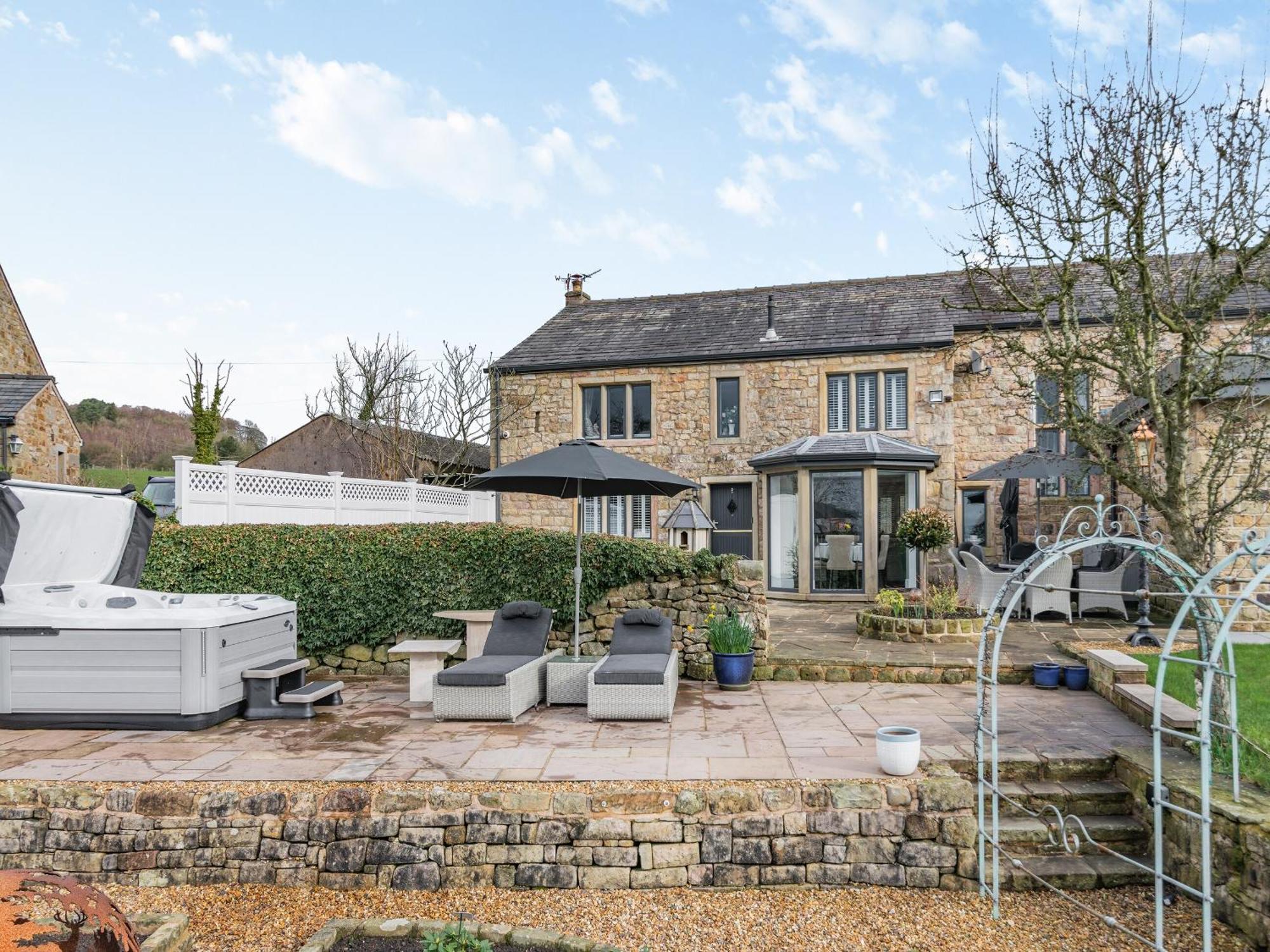Shireburn Cottage Hurst Green  Bagian luar foto